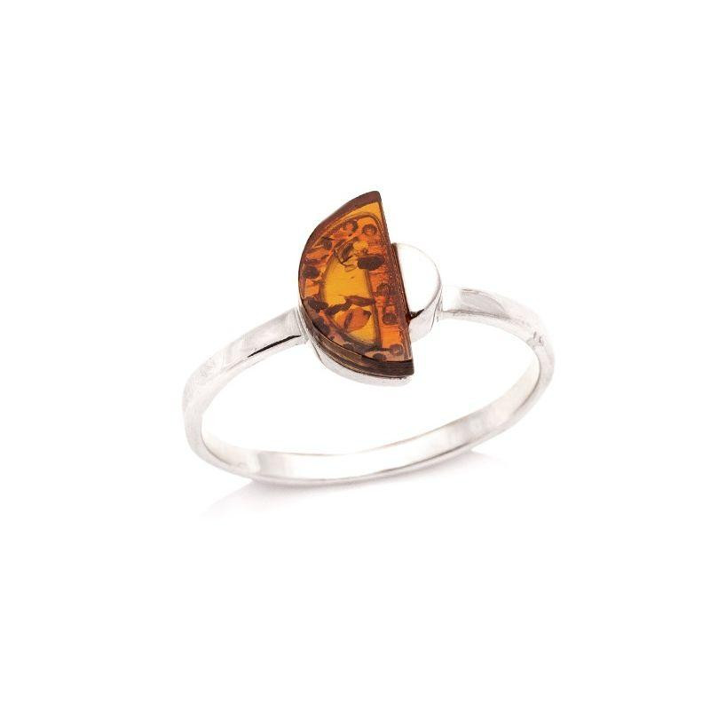 Anello semicerchio ambra cognac, per racchiudere i tuoi più bei momenti — foto 1