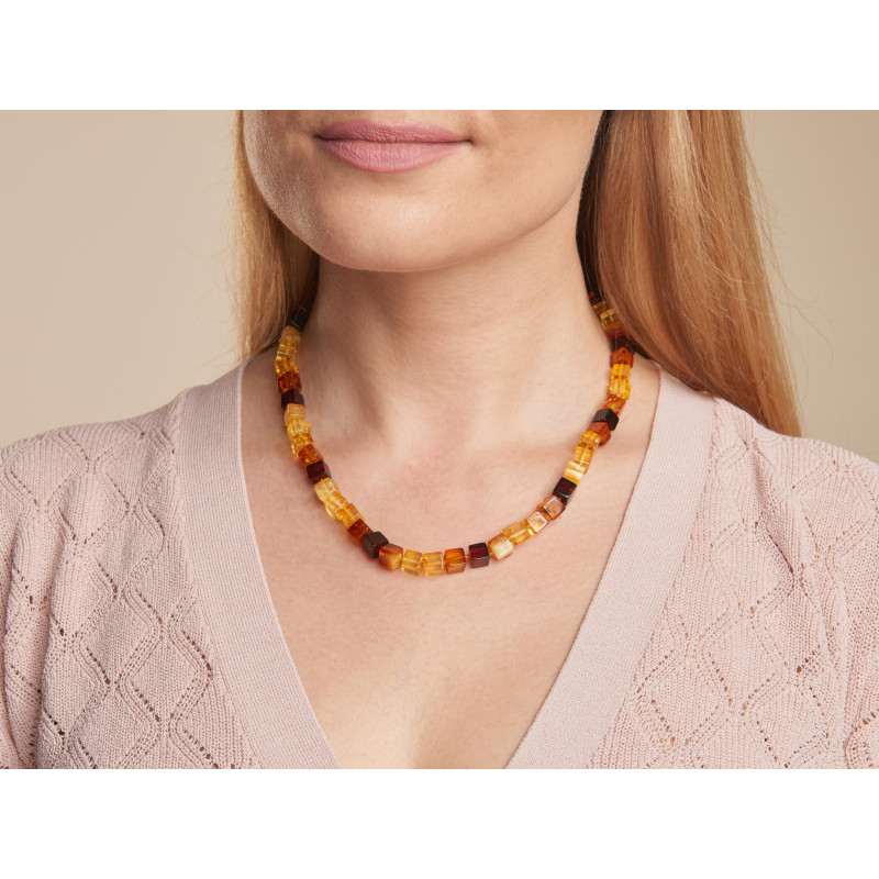 Collana con cubo di ambra naturale multicolore del Mar Baltico, 50 cm, per custodire la luce dei ricordi — foto 3