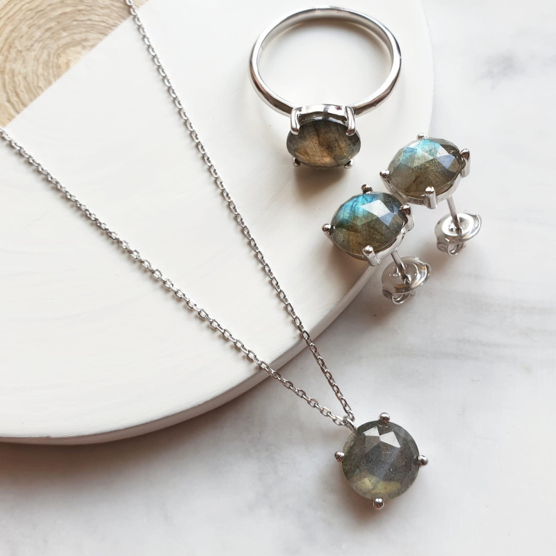 Anello labradorite multicolore, per portare l'essenza della natura — foto 3
