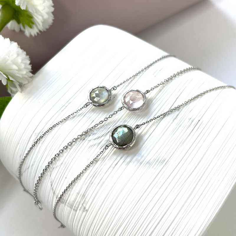 Bracciale luna bianca, per portare con te la serenità — foto 3
