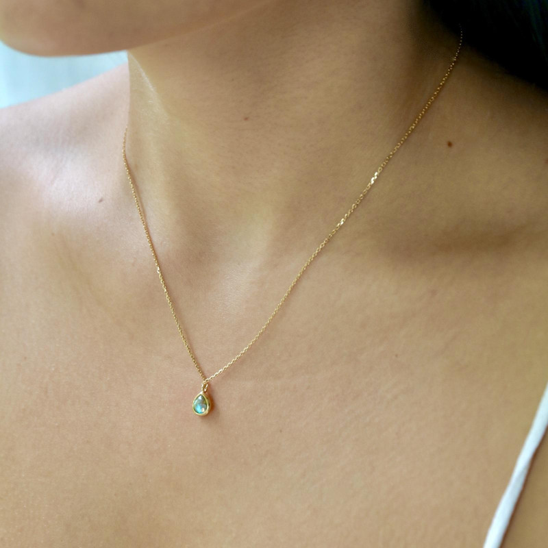 Collana cuore in argento dorato 925 con labradorite, per custodire l'amore che ti guida — foto 3