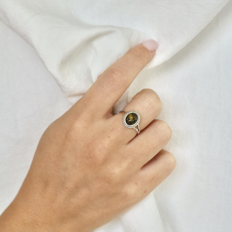 Anello in argento invecchiato con ambra verde del Mar Baltico, per custodire la tua — foto 3