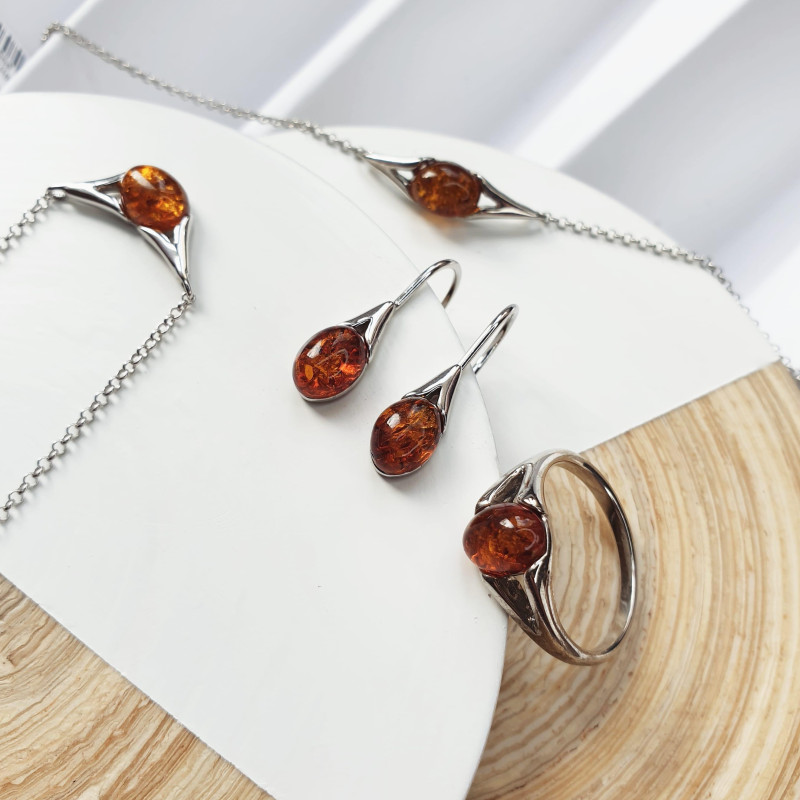 Collana in argento rodiato con ambra cognac ovale, per ricordare chi sei — foto 3