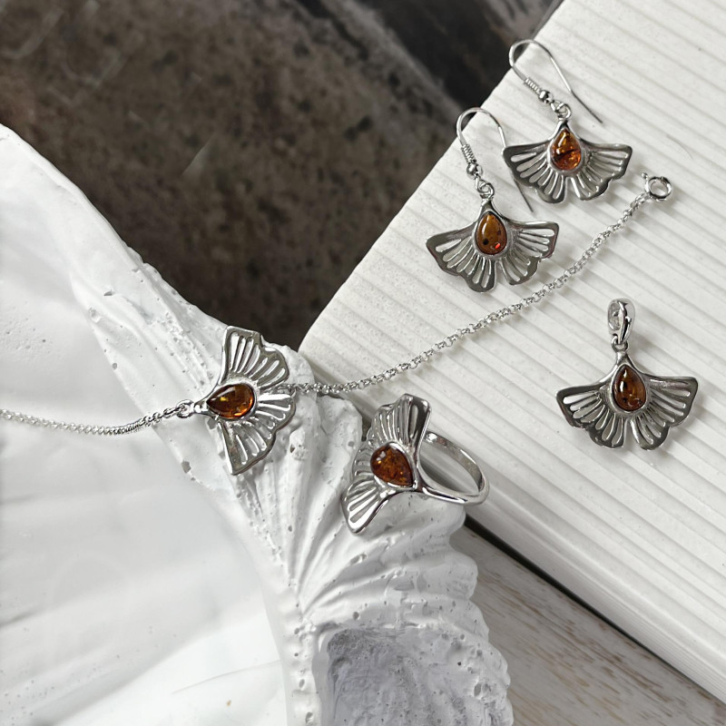 Orecchini con ginepro e ambra cognac, in argento 925 rodiato, per portare con te un tocco di eleganza — foto 3