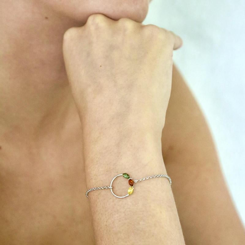 Bracciale in argento rodiato con ambra a navetta multicolore, per celebrare la tua unicità — foto 3