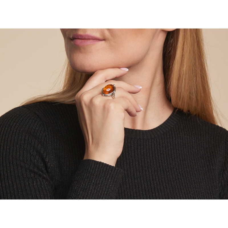 Anello ambra cognac, per evocare il passato — foto 3