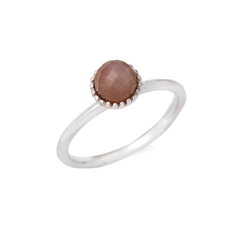 Anello con pallina di pietra lunare rosa, per evocare l'incanto — foto 1