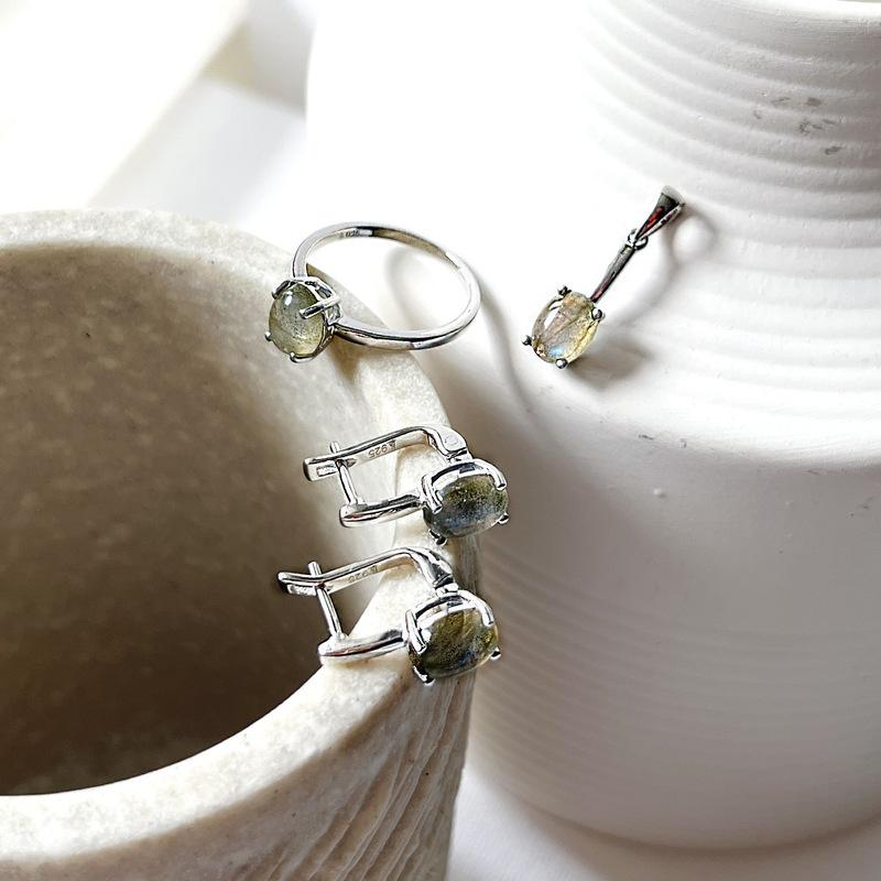 Anello labradorite multicolore, per raccontare la tua storia — foto 3