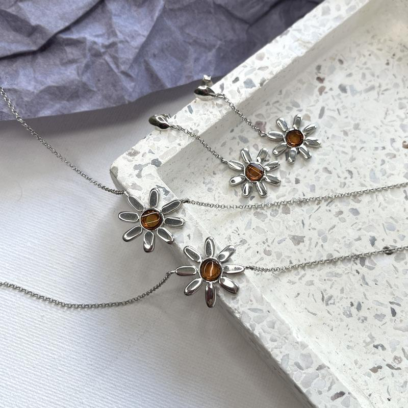 Collana di fiori con ambra di cognac, per portare l'armonia — foto 3