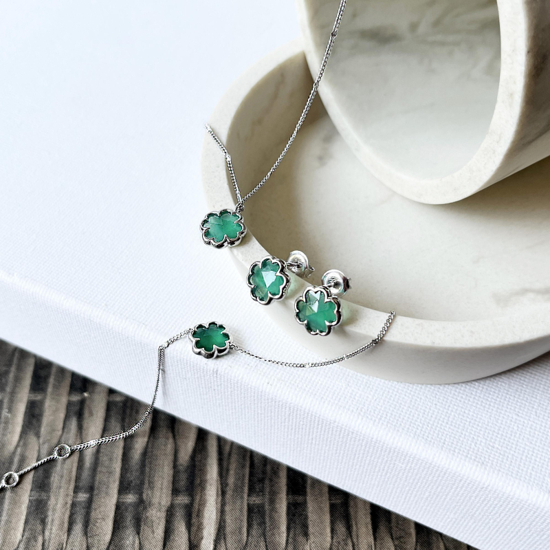 Bracciale trifoglio in onice verde, sussurri della natura — foto 3
