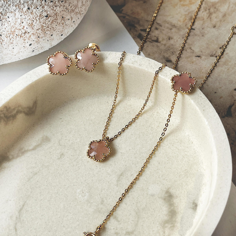 Collana fiore a 5 petali in quarzo rosa, per portare l'amore naturale — foto 3