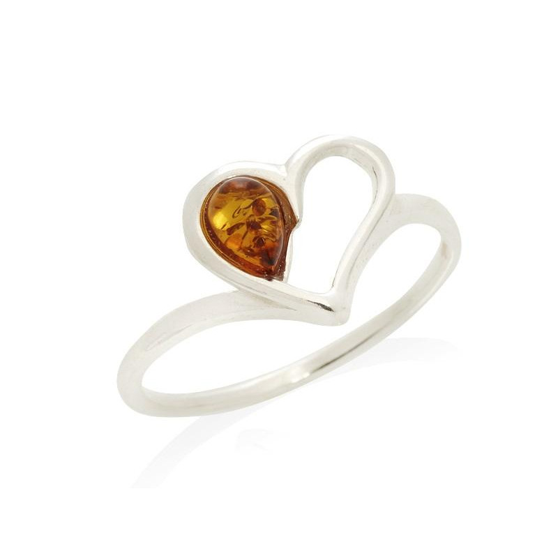 Anello cuore in argento rodiato con goccia di ambra cognac, per custodire l'amore eterno — foto 1