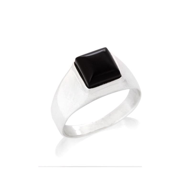 Anello sigillo in argento rodiato con onice nero quadrato, per custodire la tua forza — foto 1