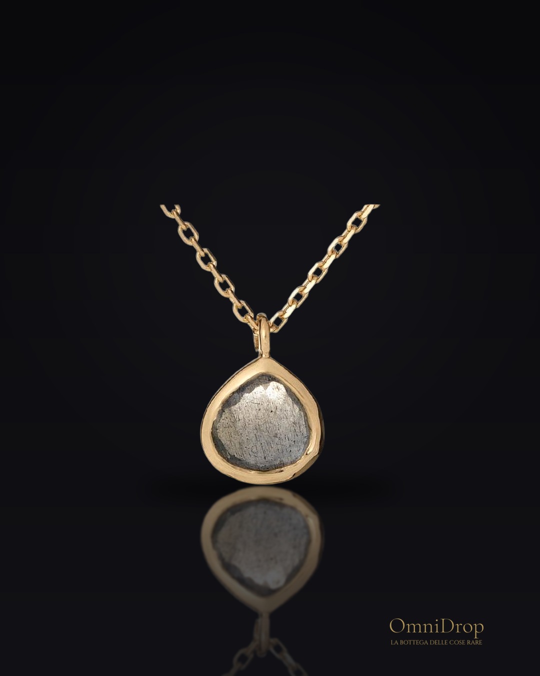 Collana cuore in argento dorato 925 con labradorite, per custodire l'amore che ti guida