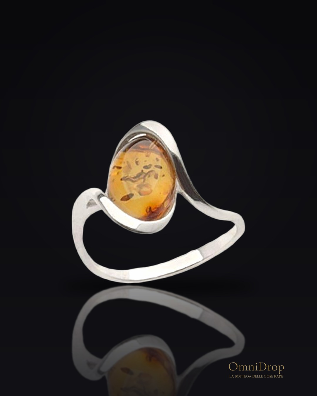 Anello ambra cognac, per custodire i ricordi