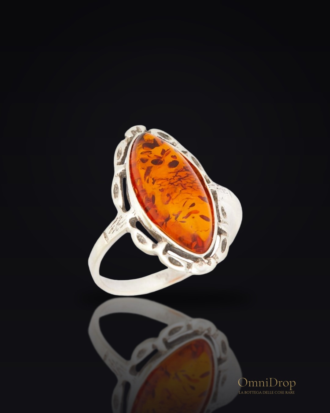 Anello ambra cognac, per raccontare storie