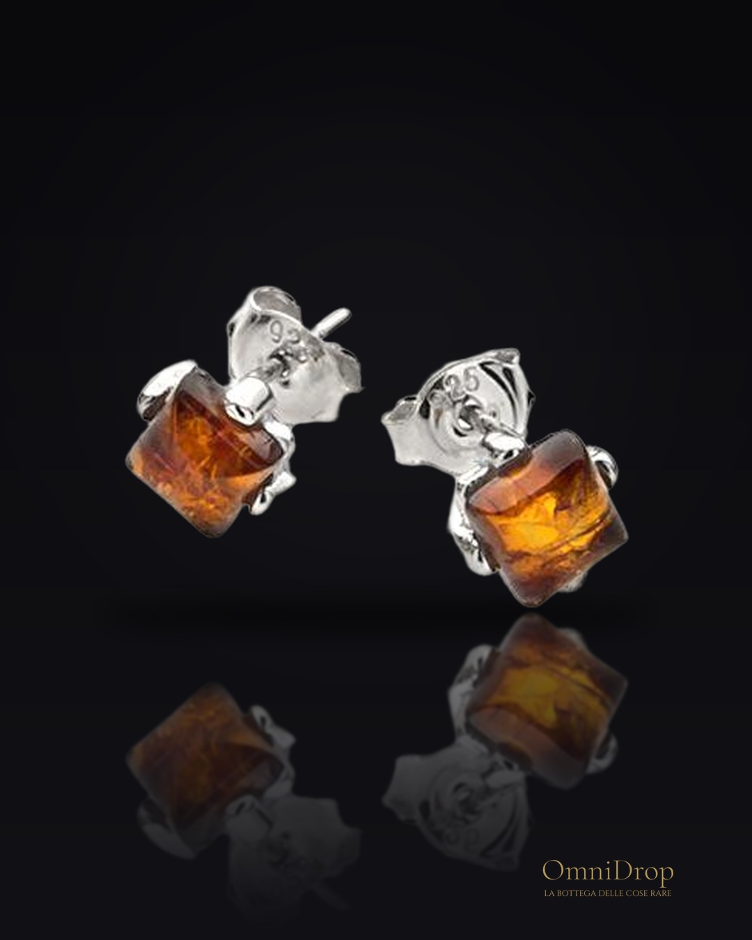 Orecchini quadrati con ambra cognac, ricordo di mare
