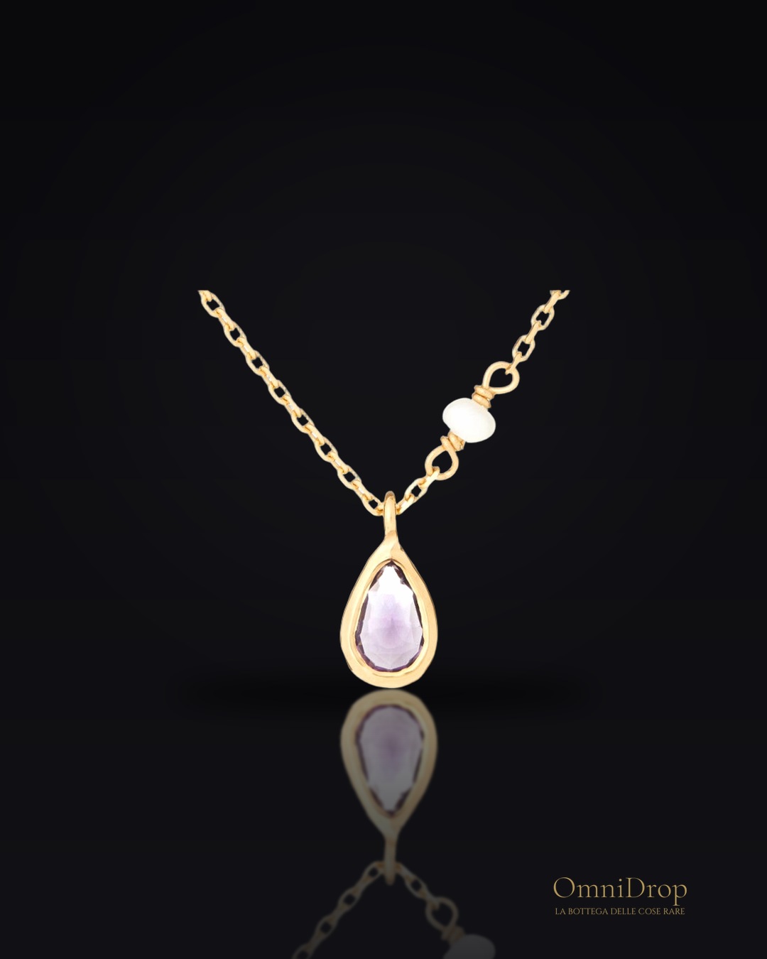 Collana in argento dorato con ametista e perle, per celebrare la tua luce interiore