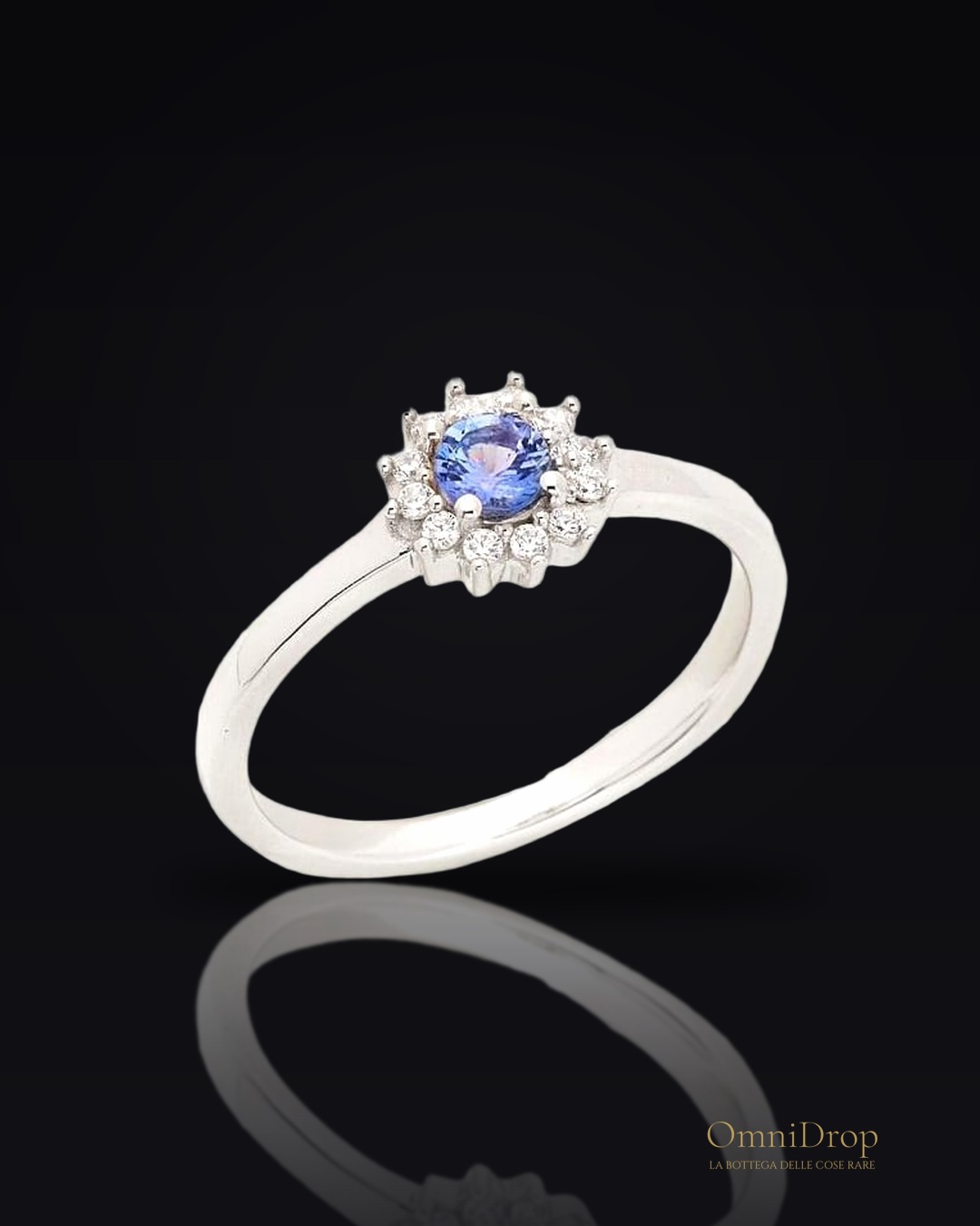 Anello in argento 925 rodiato con tanzanite, per custodire la tua luce interiore