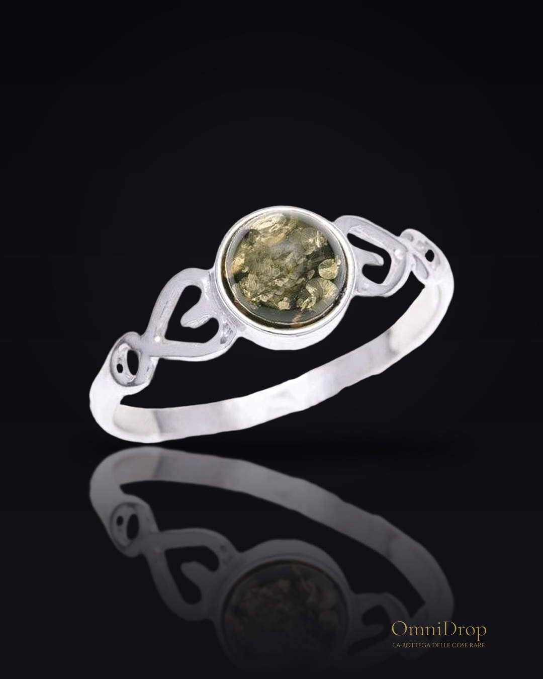 Anello ambra verde baltica, per portare l'essenza del mare