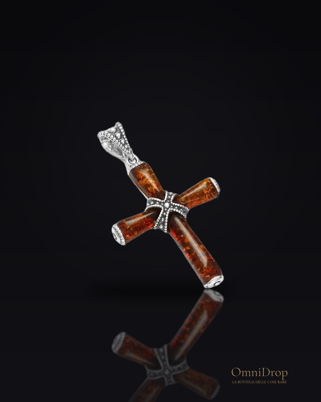 Ciondolo croce ambra cognac, protezione spirituale