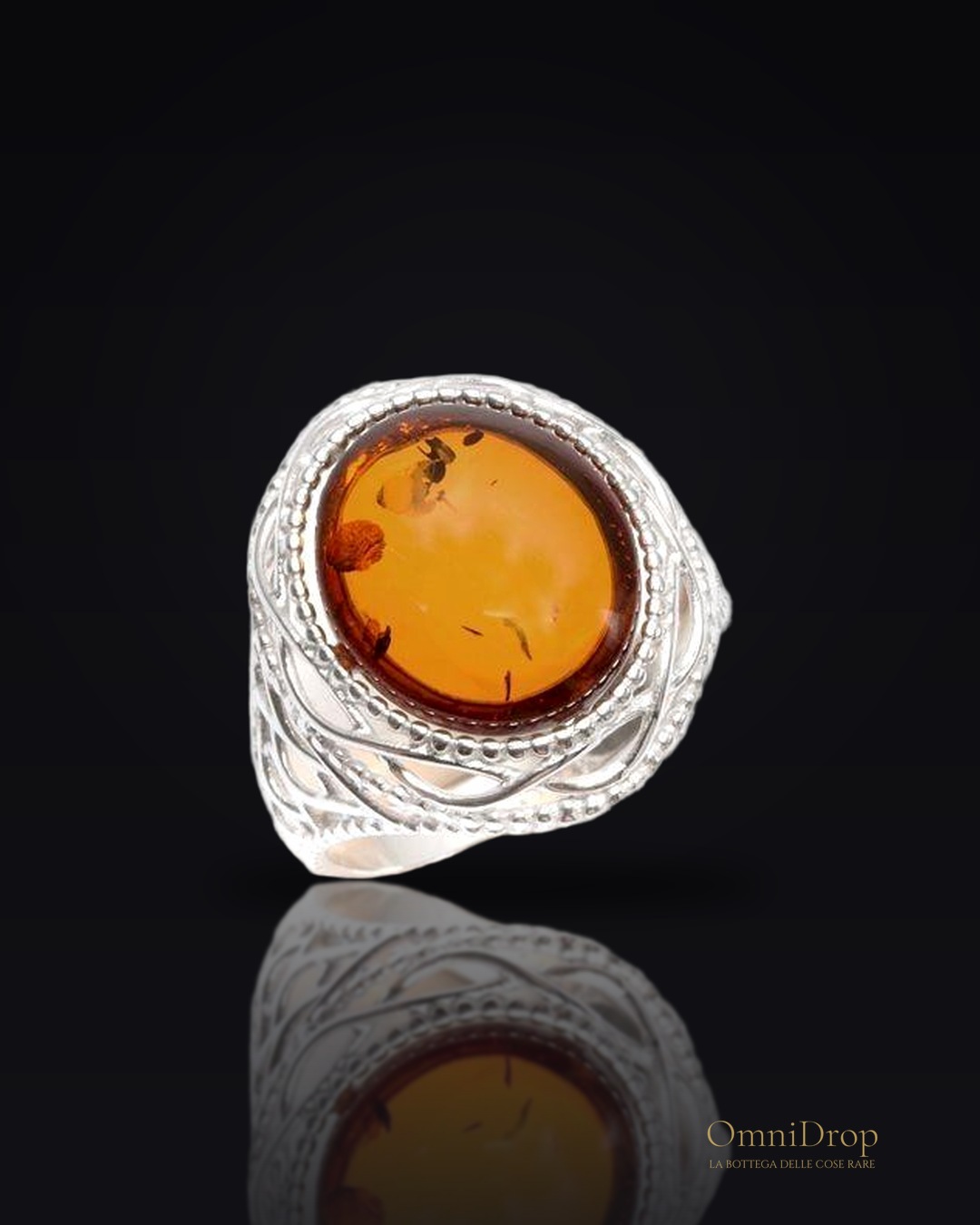 Anello ambra cognac, per portare con te un'intenzione