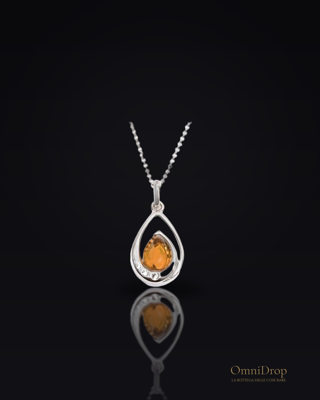 Collana ambra e cristalli Swarovski, per racchiudere il passato