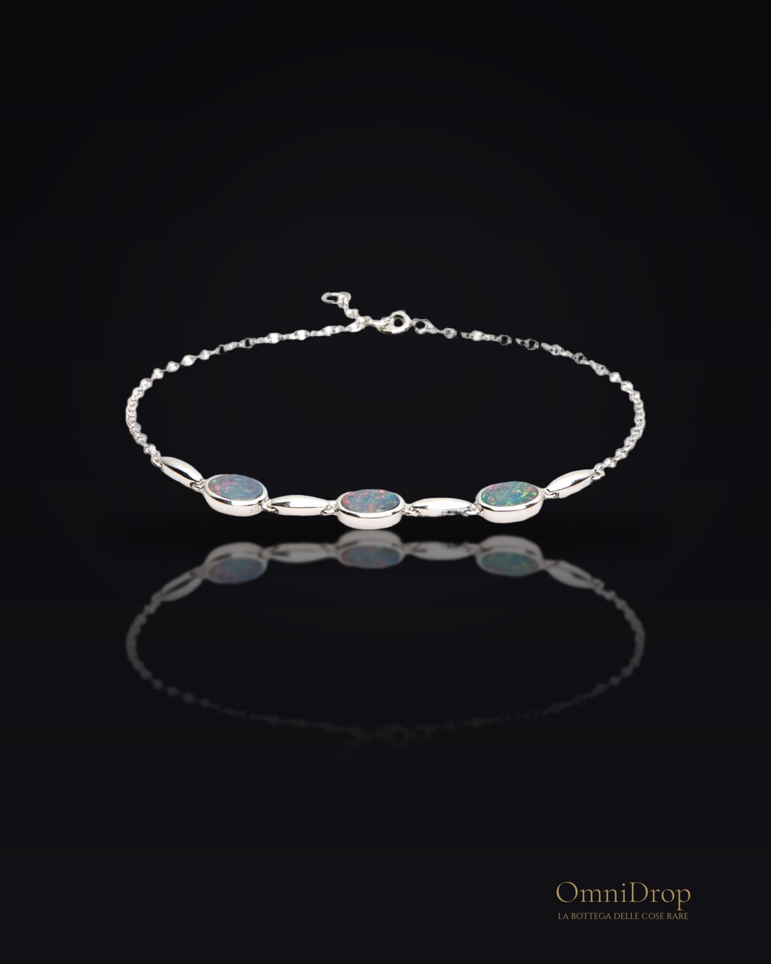 Bracciale opale blu, per custodire dolcemente i tuoi ricordi
