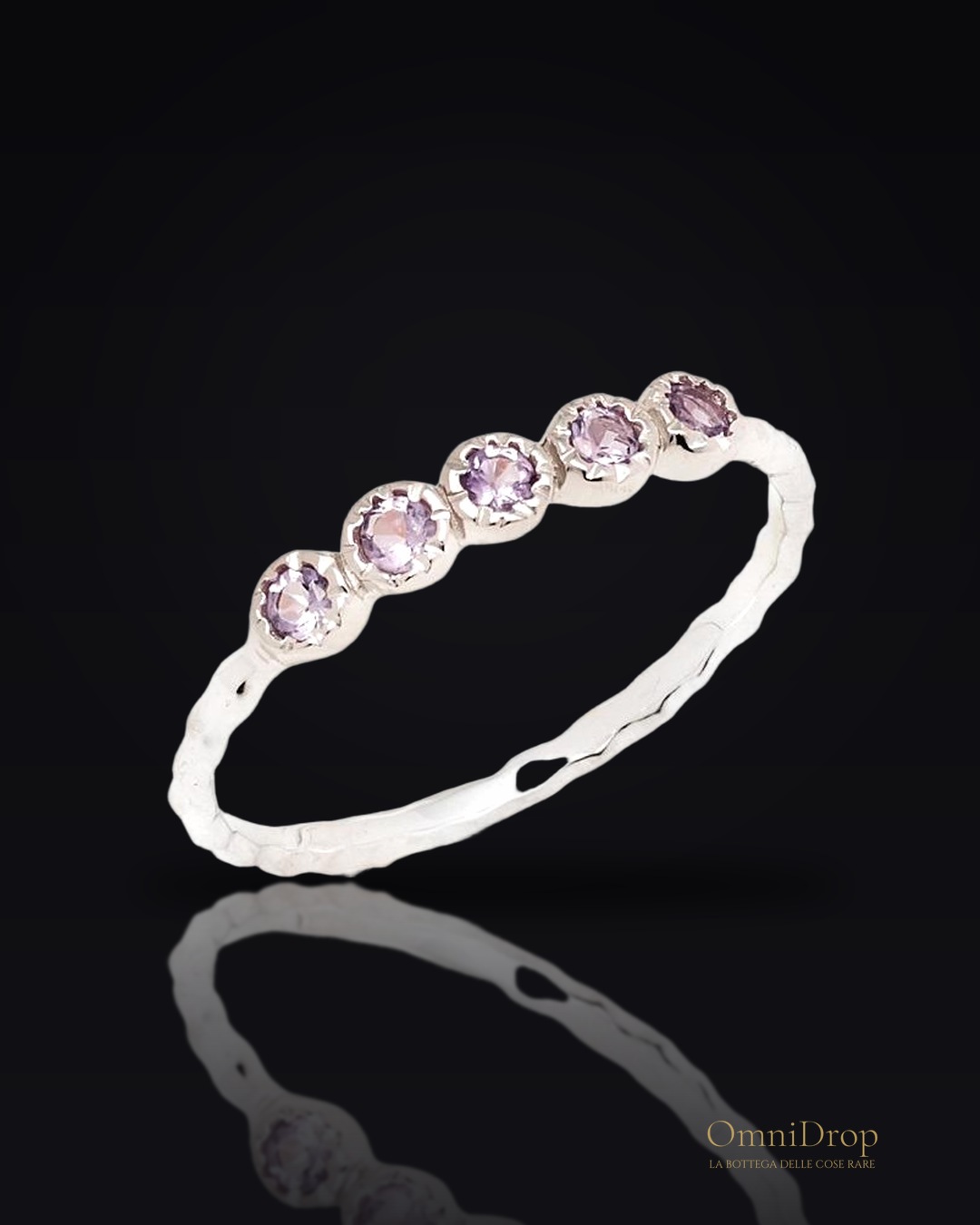 Anello ametista viola, per racchiudere il mistero