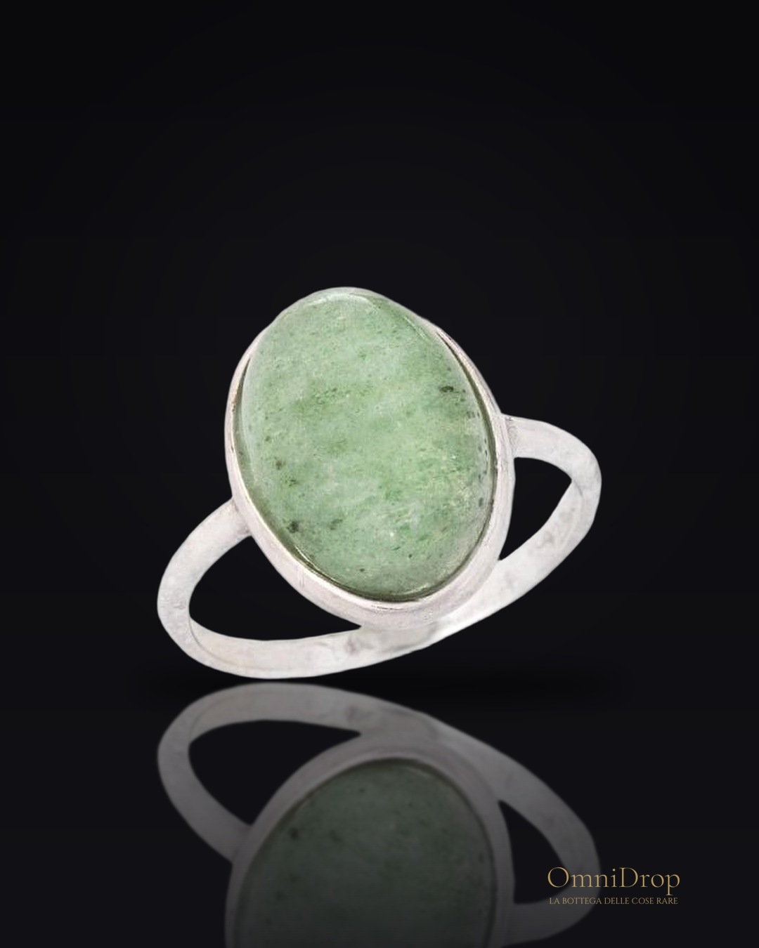 Anello con avventurina verde naturale ovale in argento 925 rodiato, per ricordare la natura dentro di te