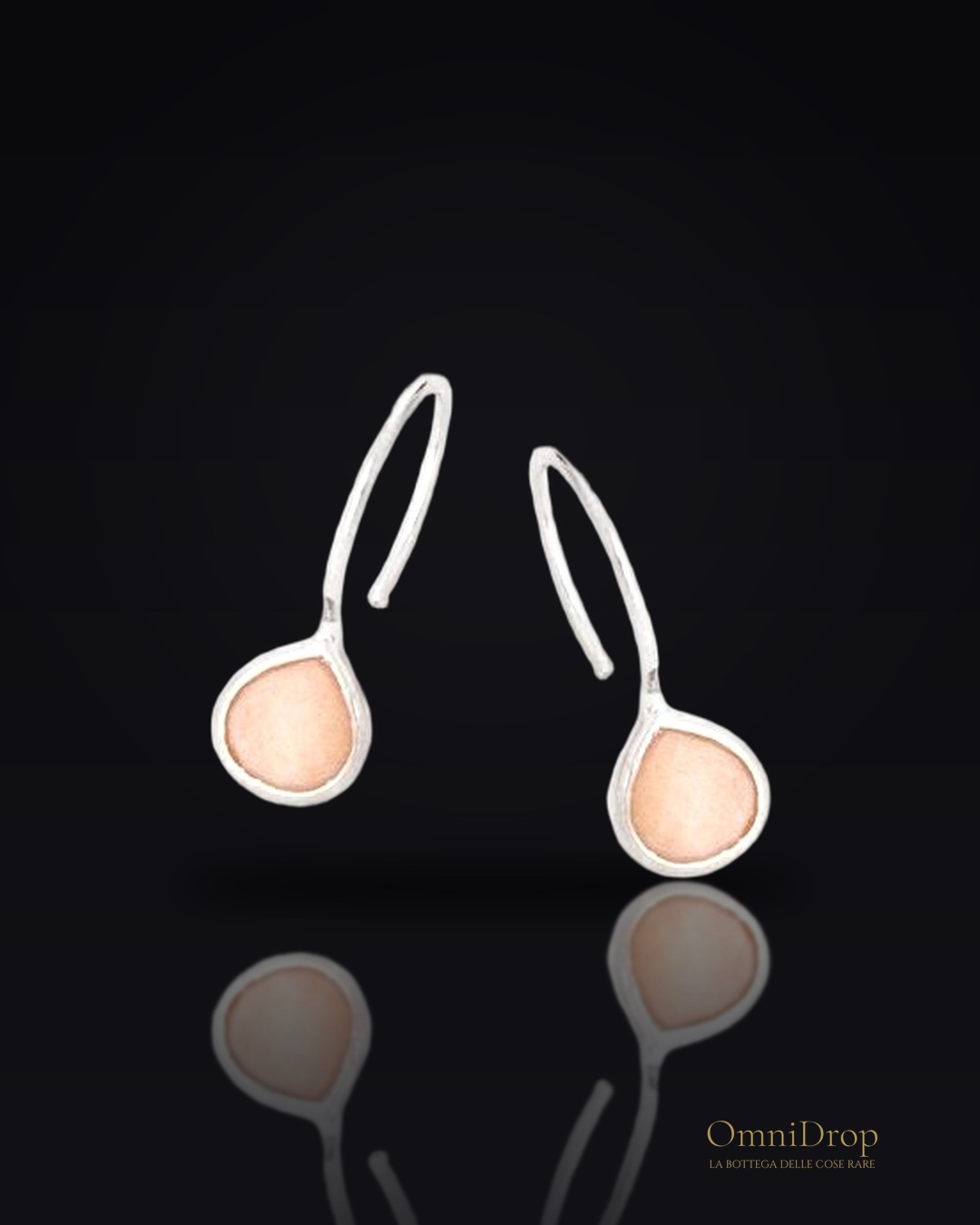 Orecchini cuore con pietra di luna rosa naturale in argento 925 rodiato