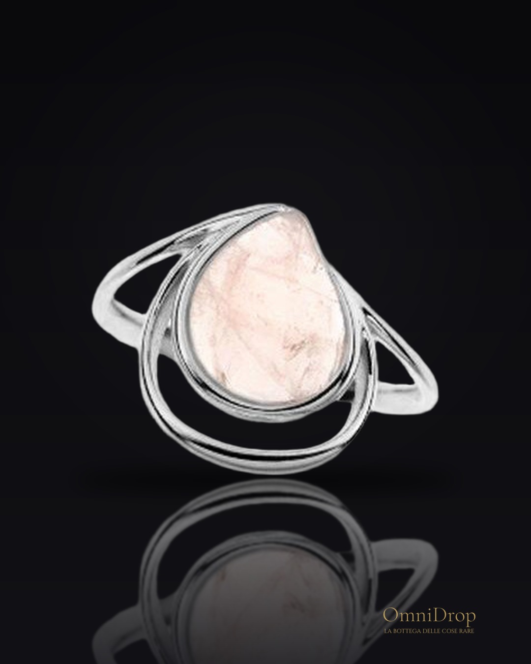 Anello in argento 925 rodiato con quarzo rosa naturale, per accendere dolcezza nel cuore