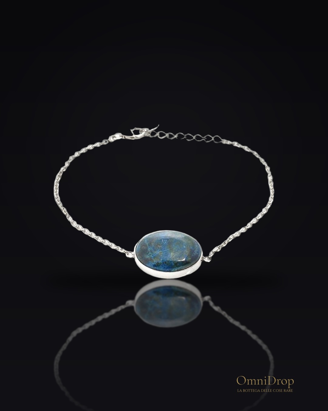 Bracciale in argento rodiato con pietra blu shattuckite, per ricordare la tua forza interiore