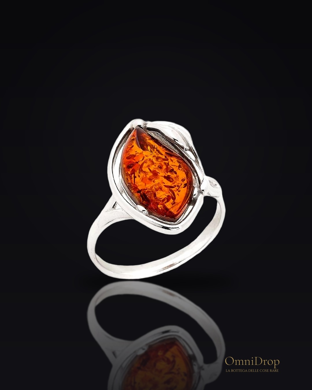 Anello ambra cognac, per portare le gioie del Mar Baltico