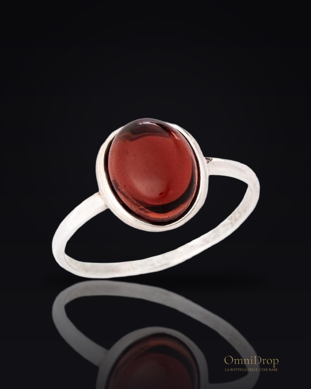 Anello granato rosso naturale, per evocare le tue passioni