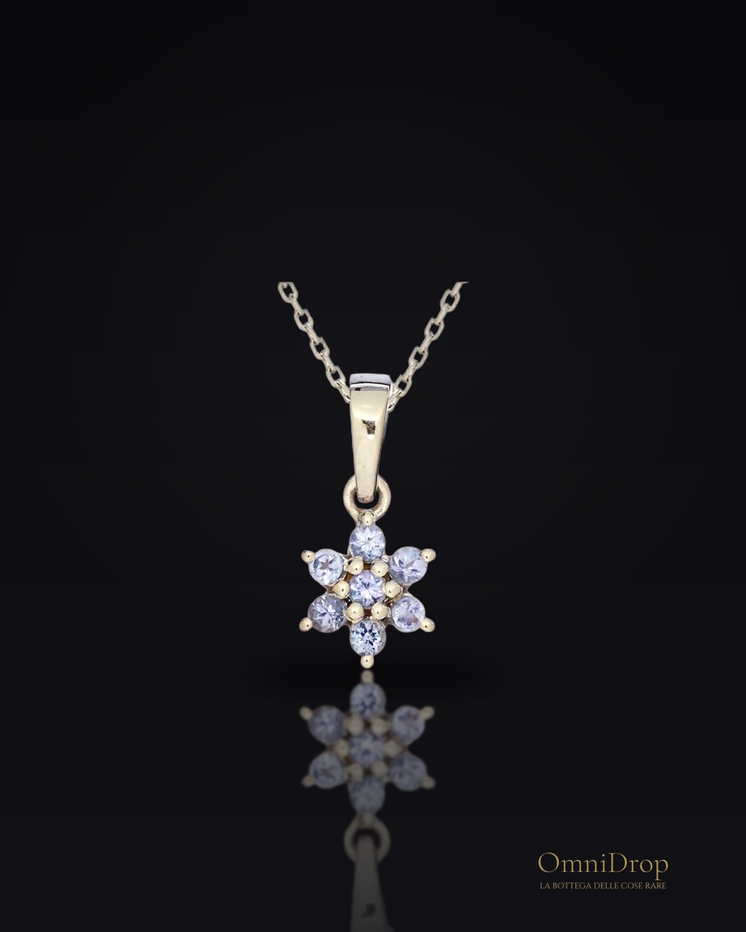 Ciondolo fiore tanzanite blu, per portare l'essenza del cielo
