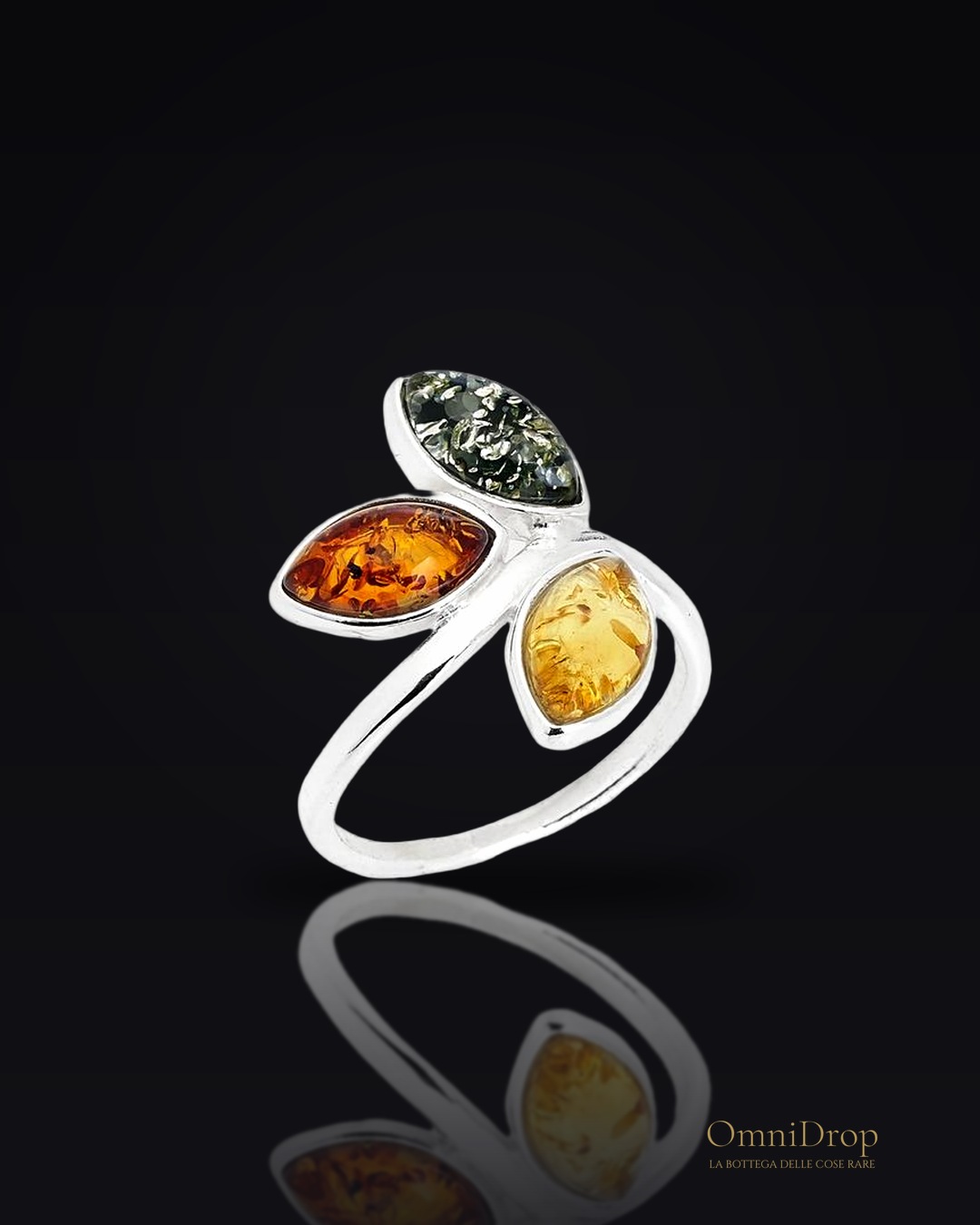 Anello multietterna ambra naturale, per portare con te un'intenzione