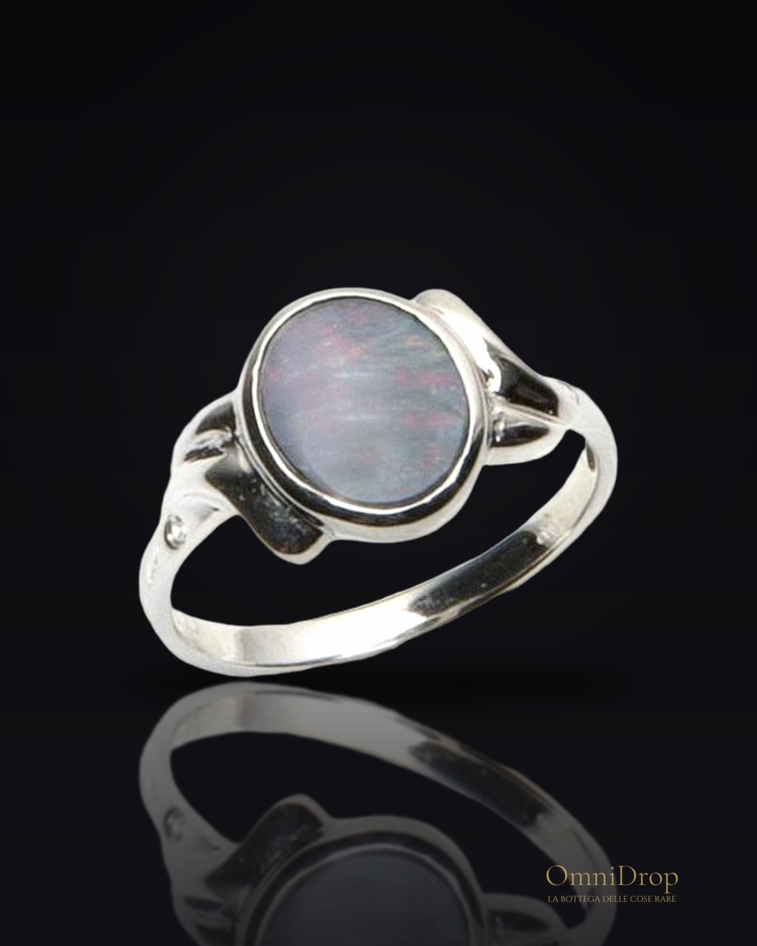 Anello opale blu, per raccontare storie di mare