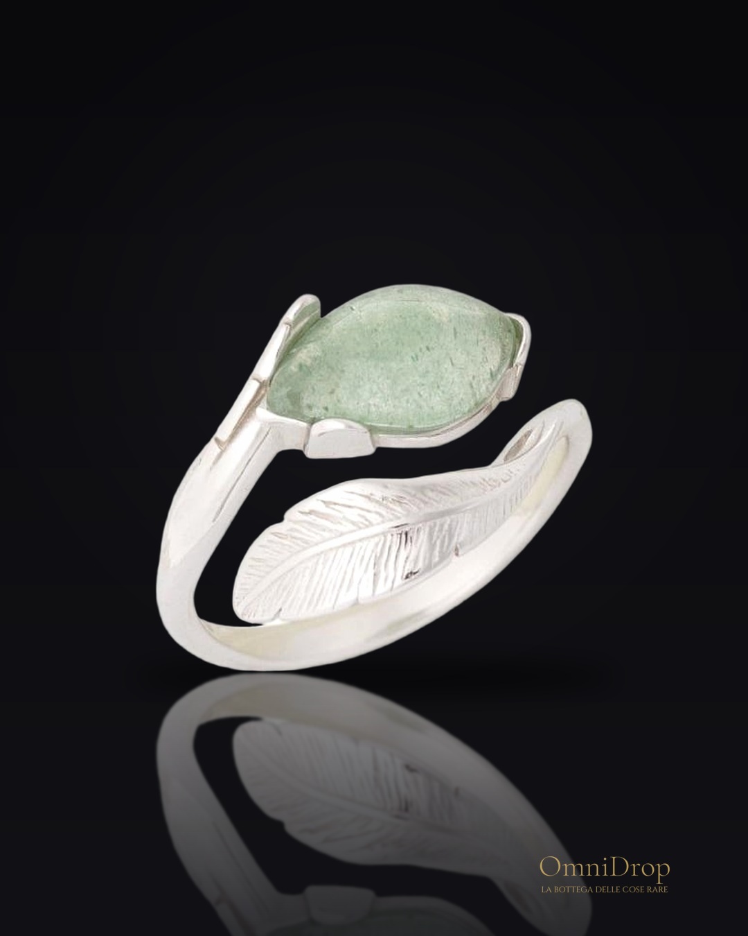 Anello in quarzo verde irregolare naturale, in argento rodiato 925