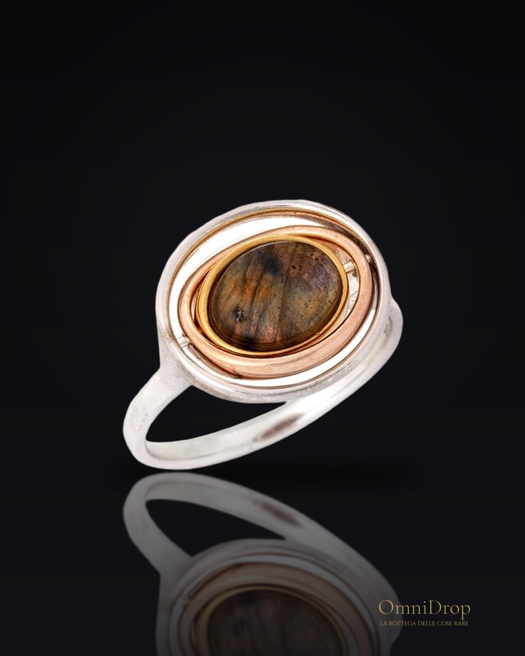 Anello in labradorite multicolore ovale, argento rodiato 925, 1,5x1,3 cm