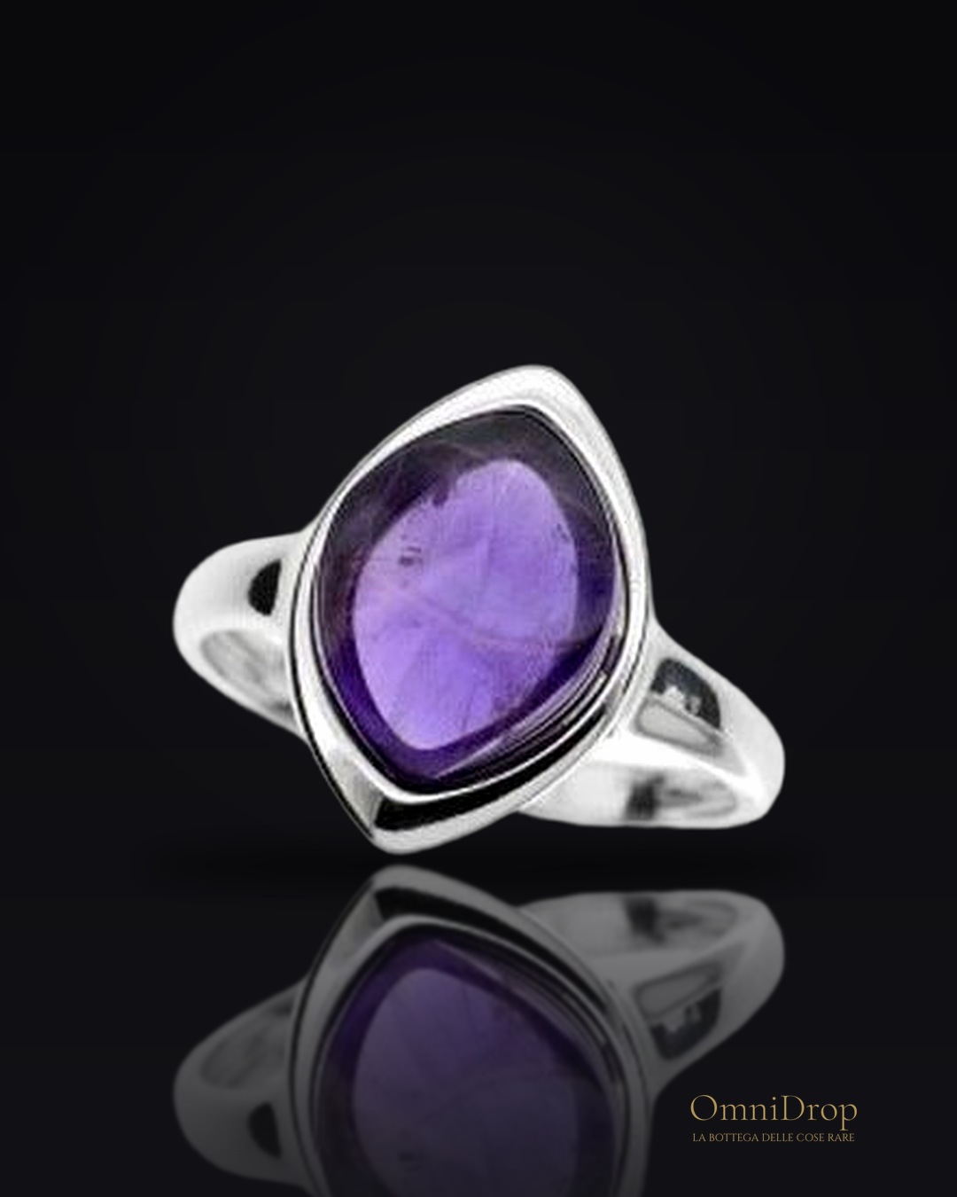 Anello in ametista viola marquise naturale, in argento rodiato 925