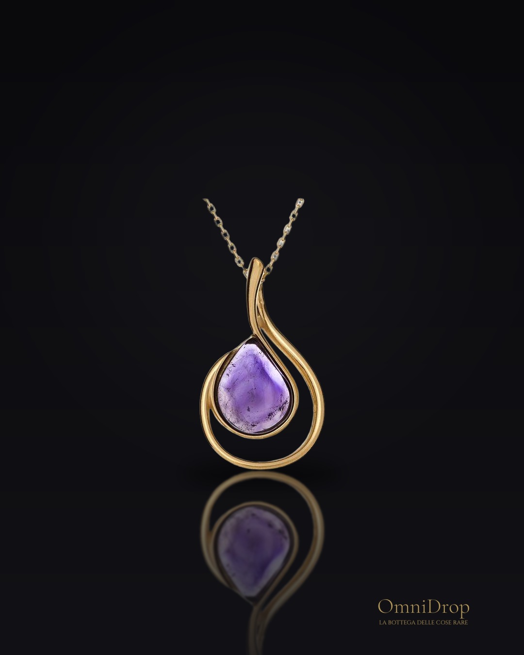 Ciondolo in ametista viola goccia naturale, in argento dorato 925