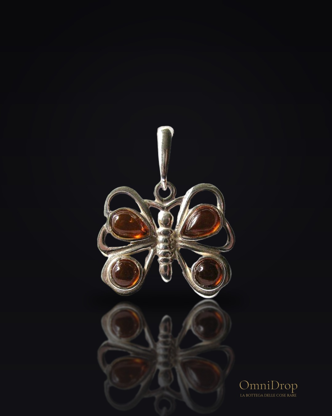 Ciondolo farfalla in ambra baltica cognac goccia, argento 925, 2x1,8+1 cm