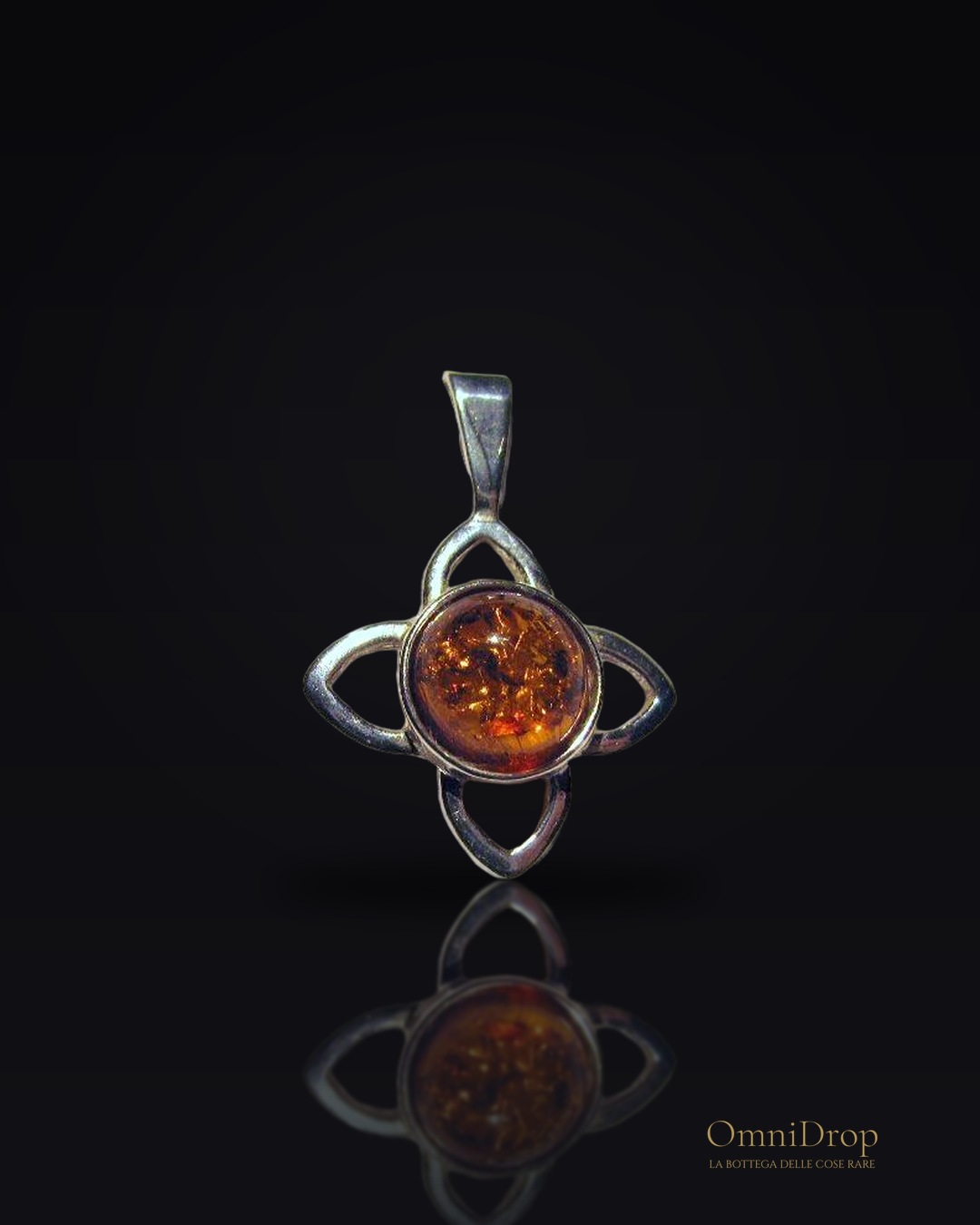 Ciondolo in ambra baltica cognac tonda naturale, in argento 925, 8 mm