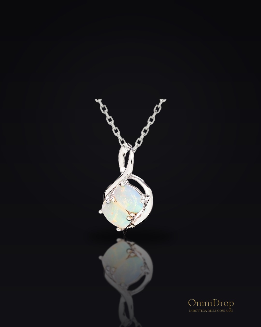 Ciondolo in opale australiano bianco ovale naturale, argento rodiato 925, 6x4 mm