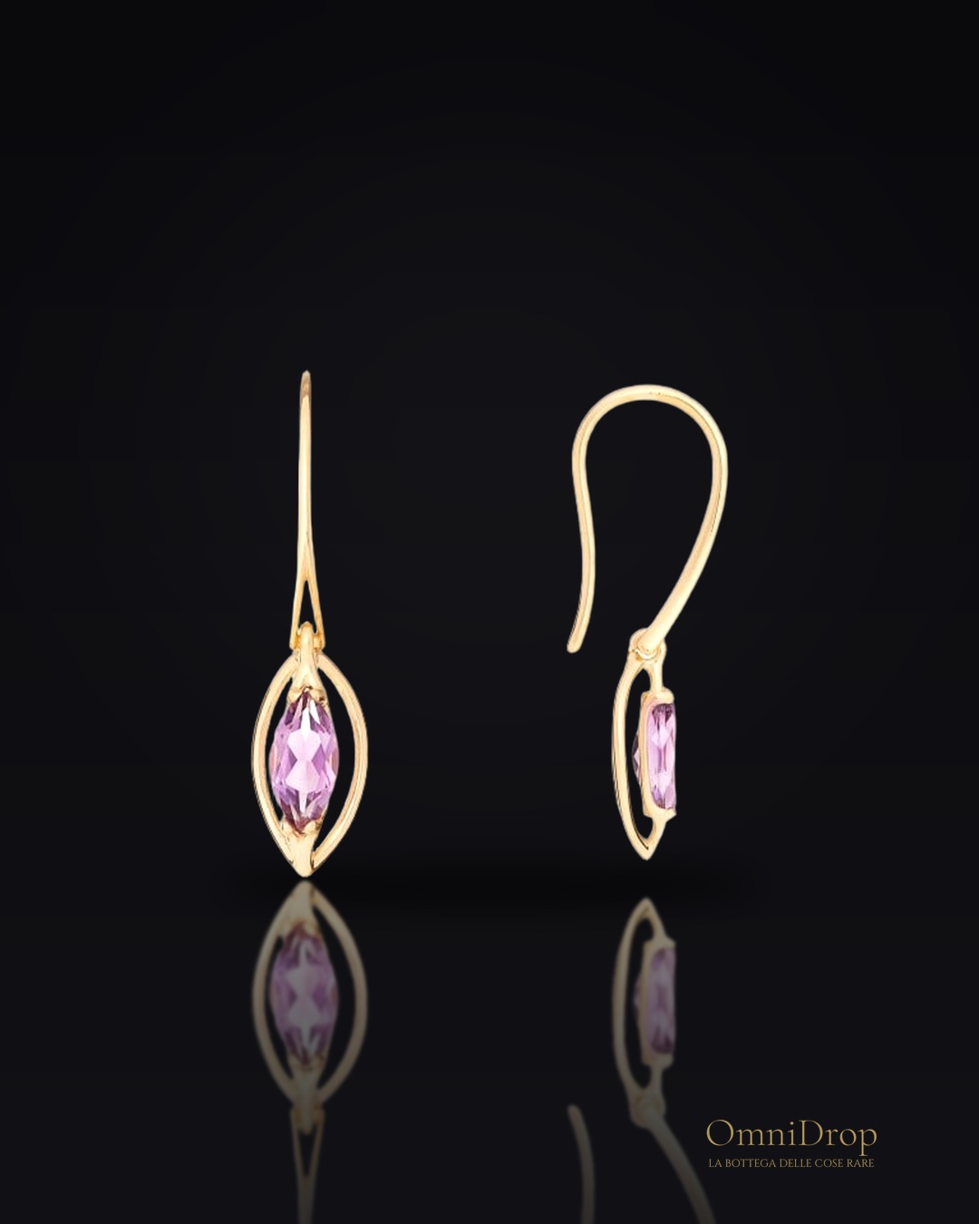 Orecchini con ametista viola naturale, in oro 750